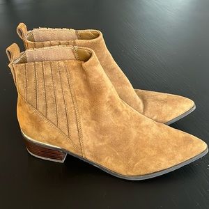 Marc Fisher size 10 ladies suede booties
